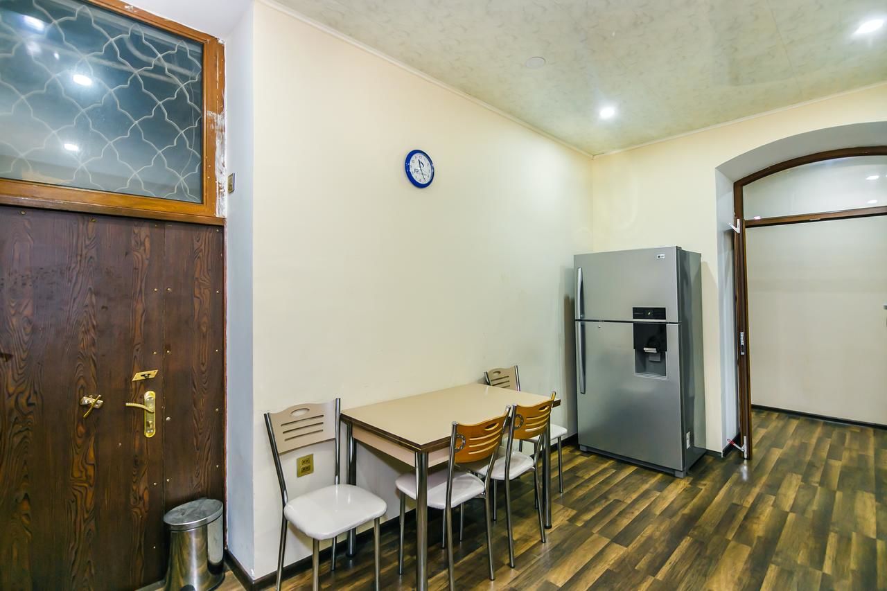 Апартаменты VIP Apartment On Shaurma 6 Rooms Баку-38