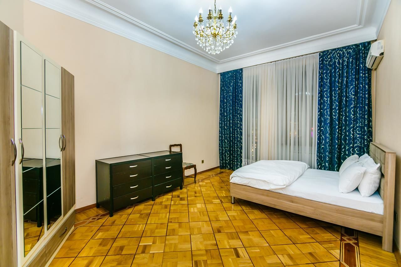 Апартаменты VIP Apartment On Shaurma 6 Rooms Баку-42
