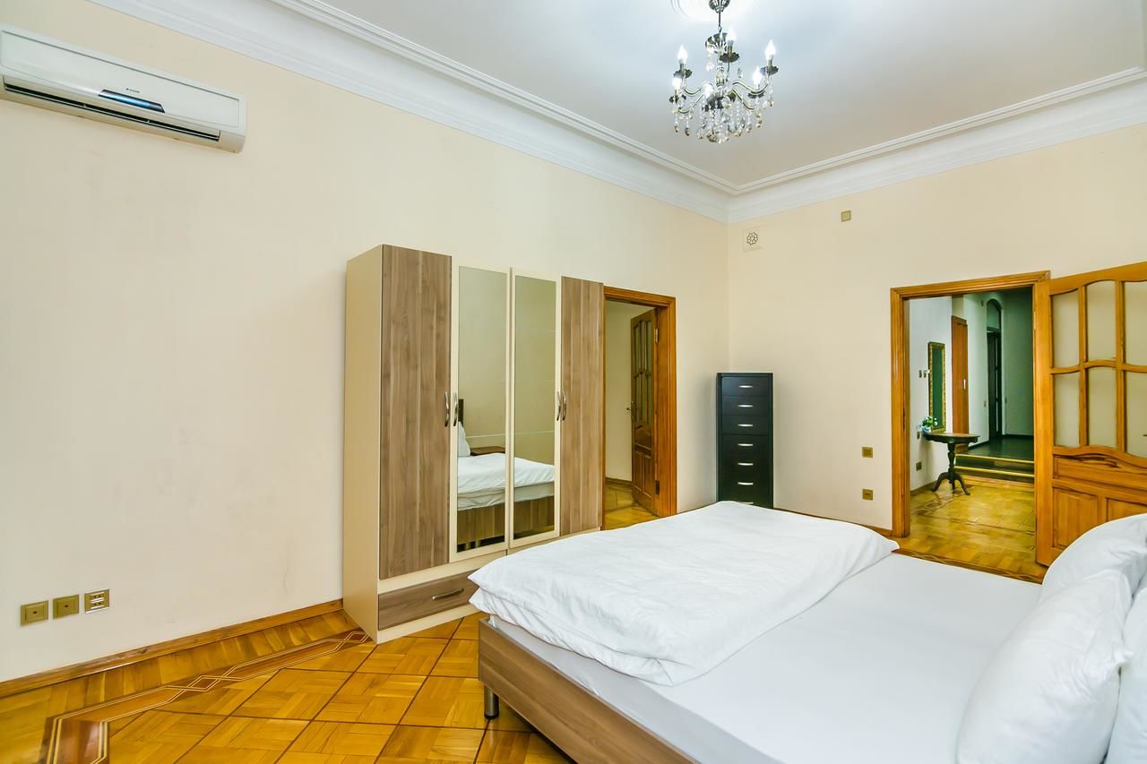 Апартаменты VIP Apartment On Shaurma 6 Rooms Баку-46