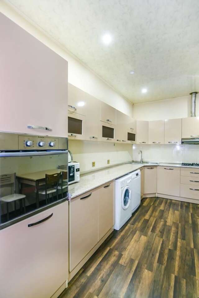Апартаменты VIP Apartment On Shaurma 6 Rooms Баку-38