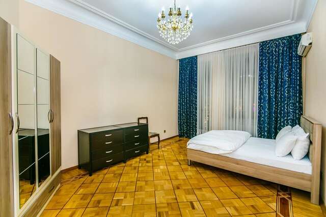 Апартаменты VIP Apartment On Shaurma 6 Rooms Баку-41